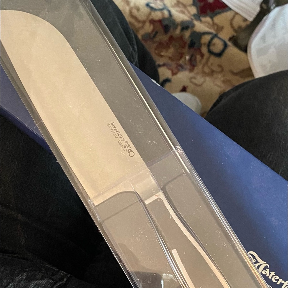 BergHoff 7” stainless steel Santoku knife - Picture 2 of 6
